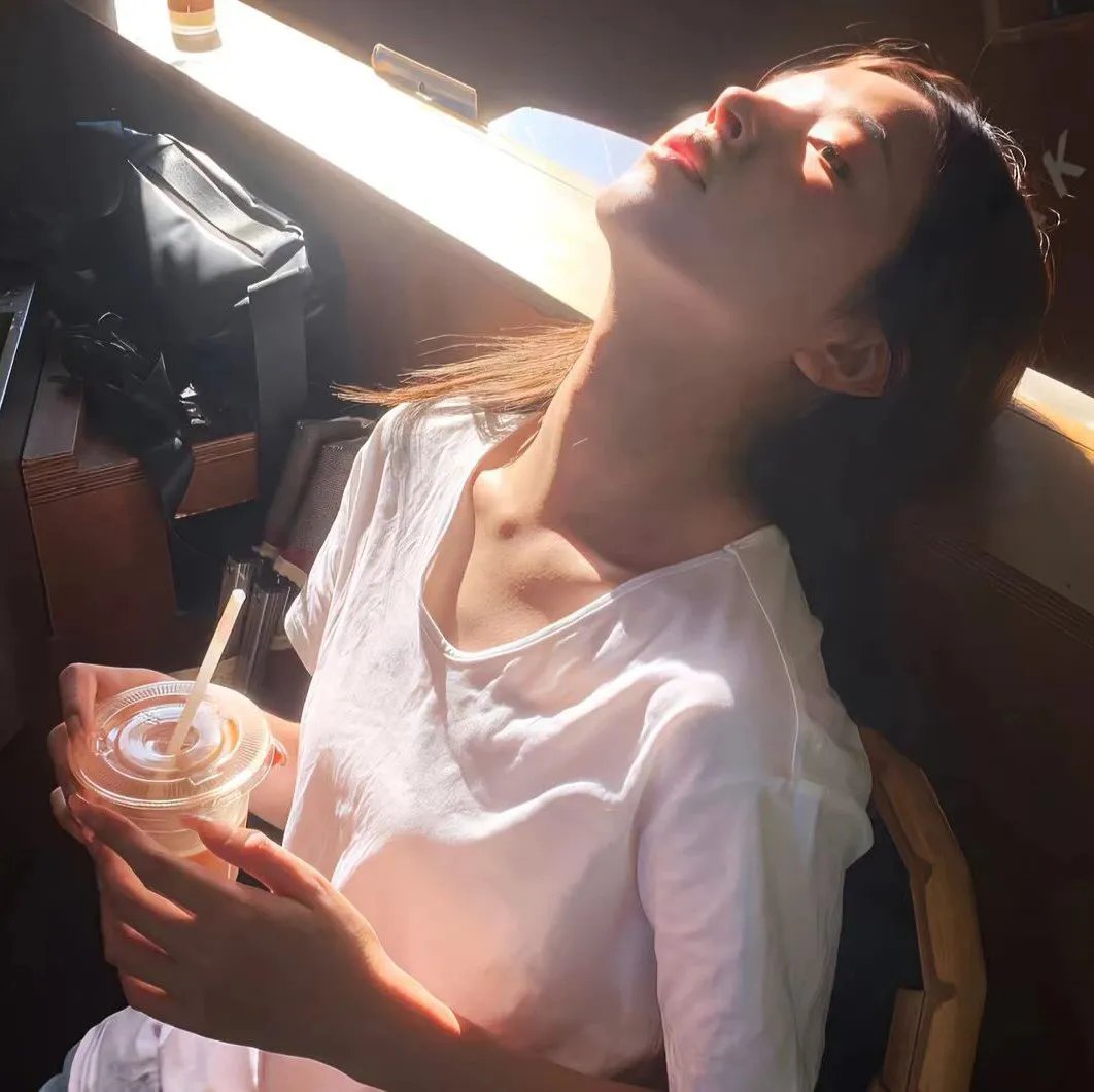 龙纹身的女鬼入镜